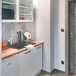 1 Bedroom Beautiful In 公寓 莱鲍